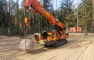 Создание ландшафтного дизайна с помощью мини-крана Арлфит