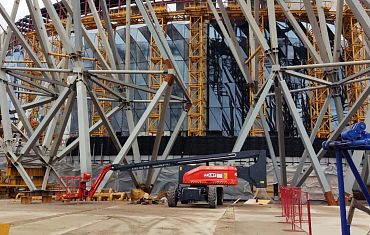 Коленчатый подъемник Арлифт с рабочей высотой 26,6 метров.